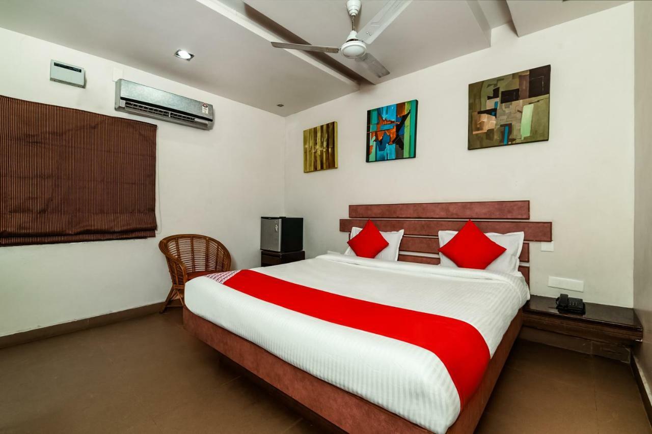 Oyo 28856 Manjeera Inn Visakhapatnam Exterior photo